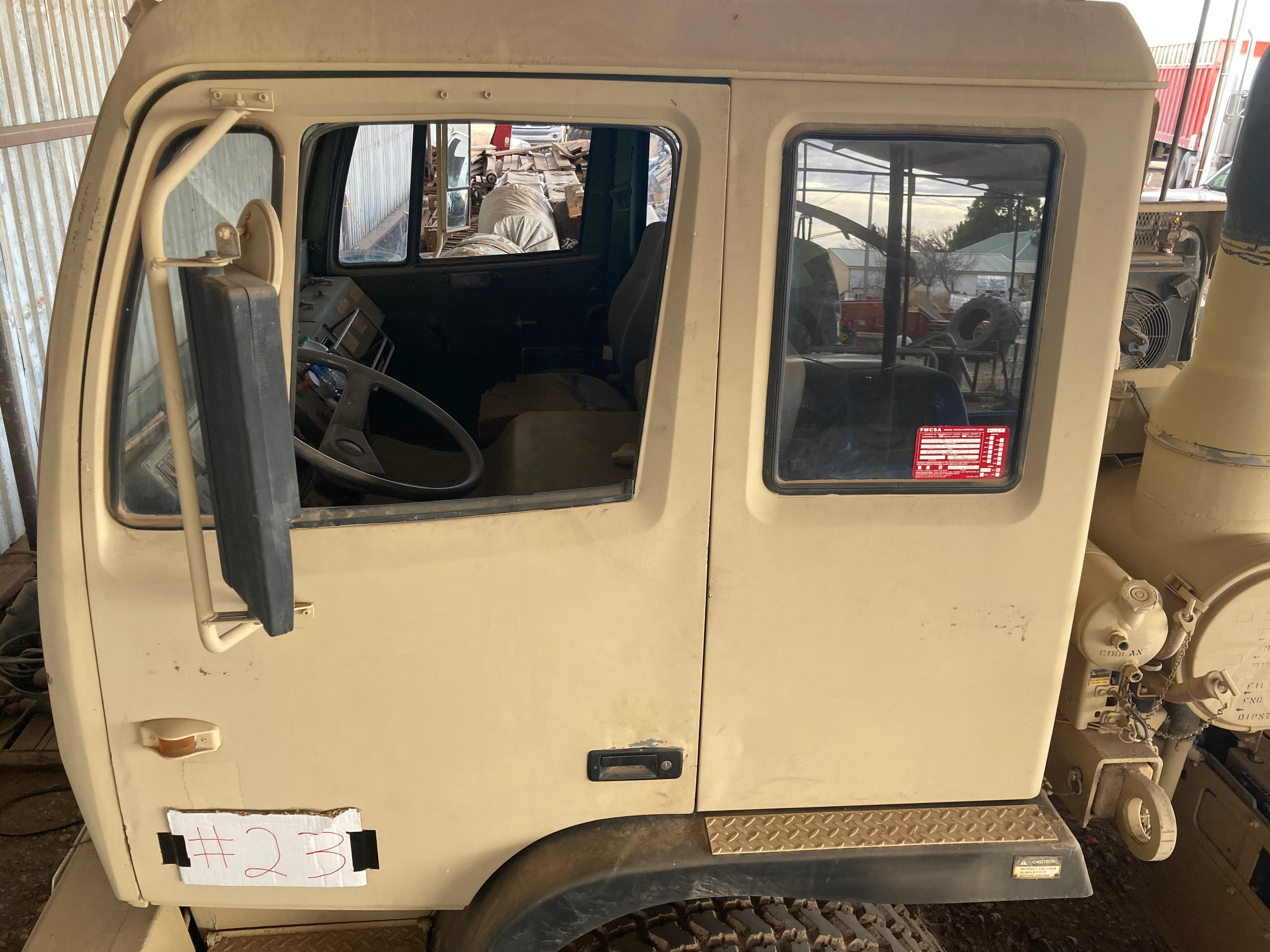 #DD2080 -  2000 Stewart and Stevenson 6x6 tractor. M1088A1 MTV - Image 3