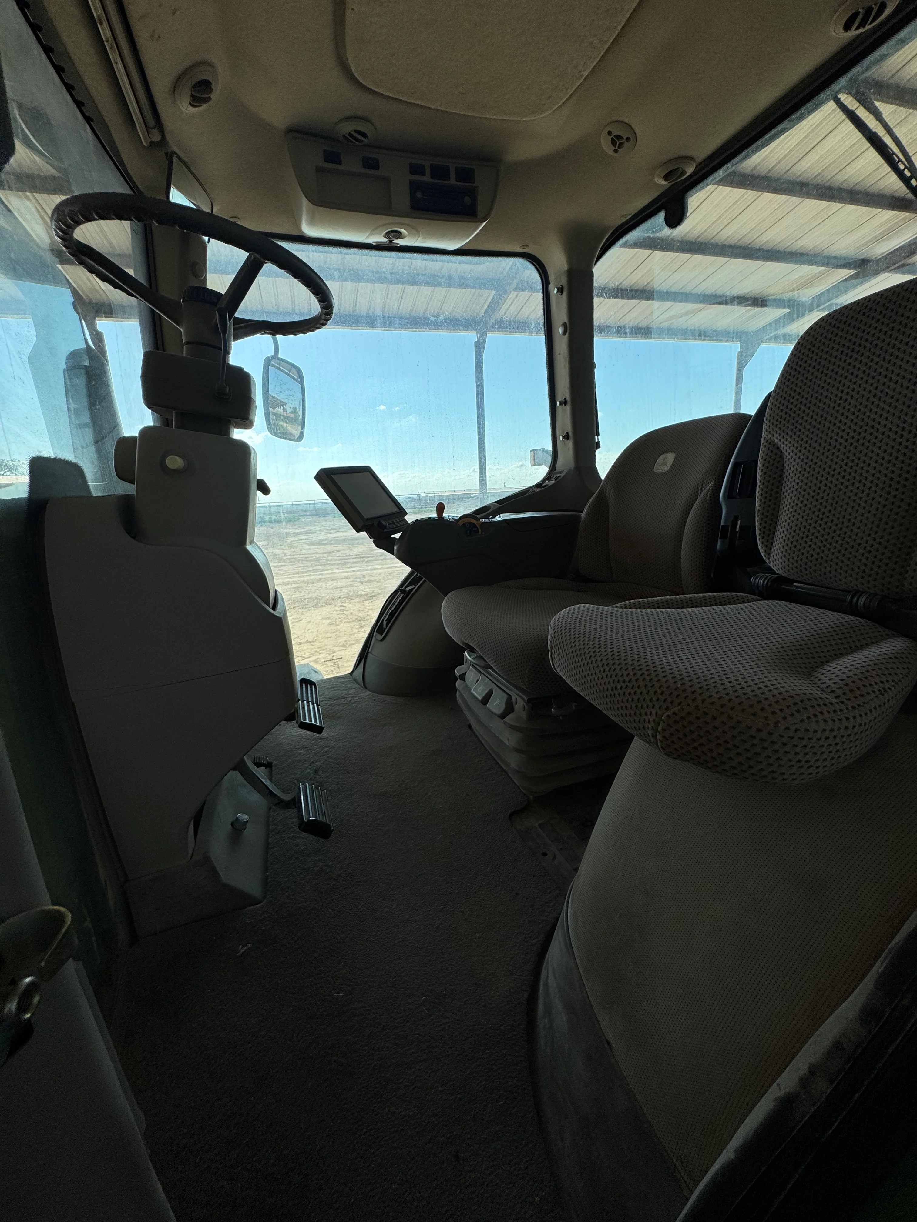 #DD2863 - John Deere 8245 R - NM - Image 4