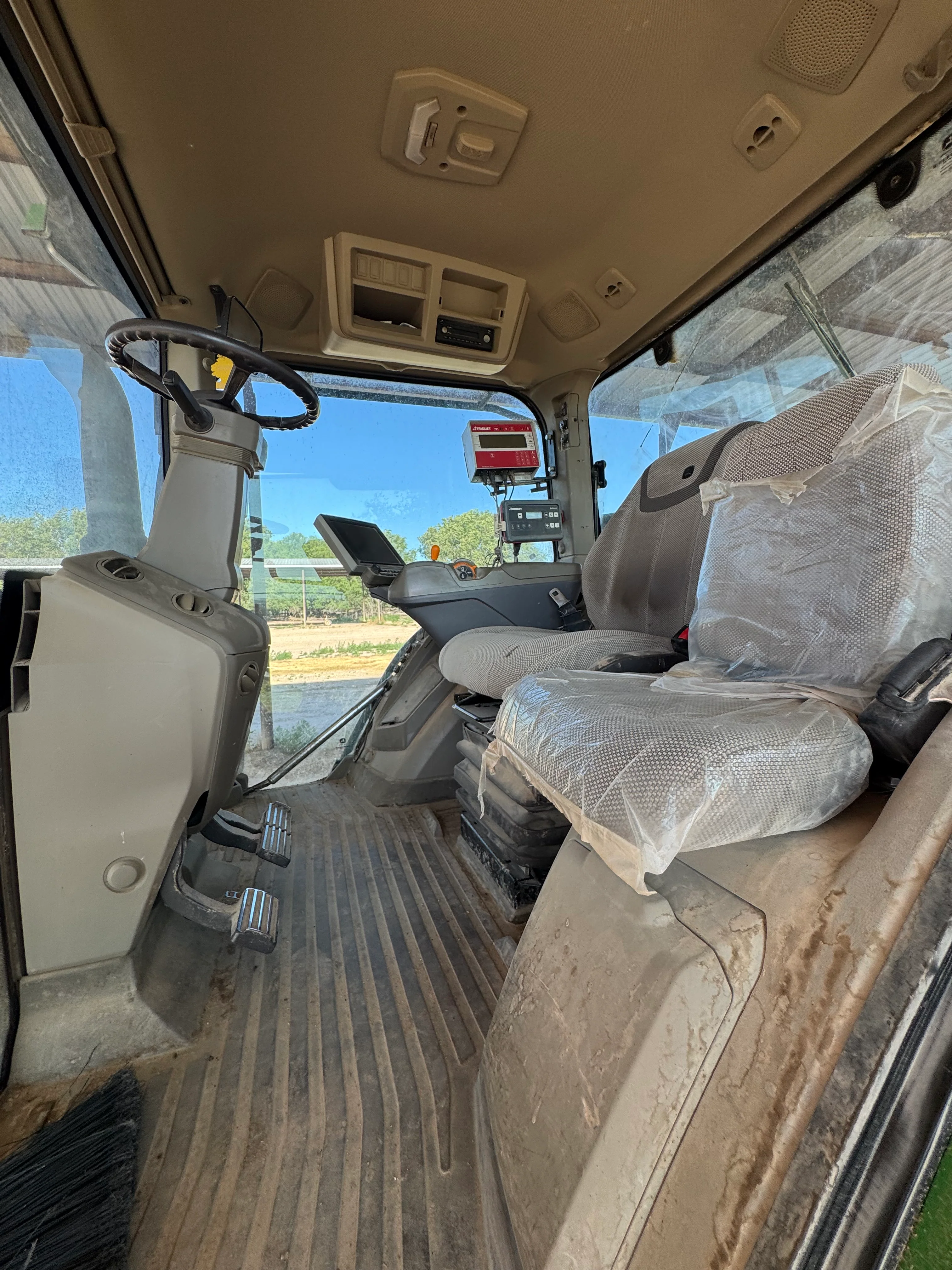 #DD2863 - John Deere 8245 R - NM - Image 9